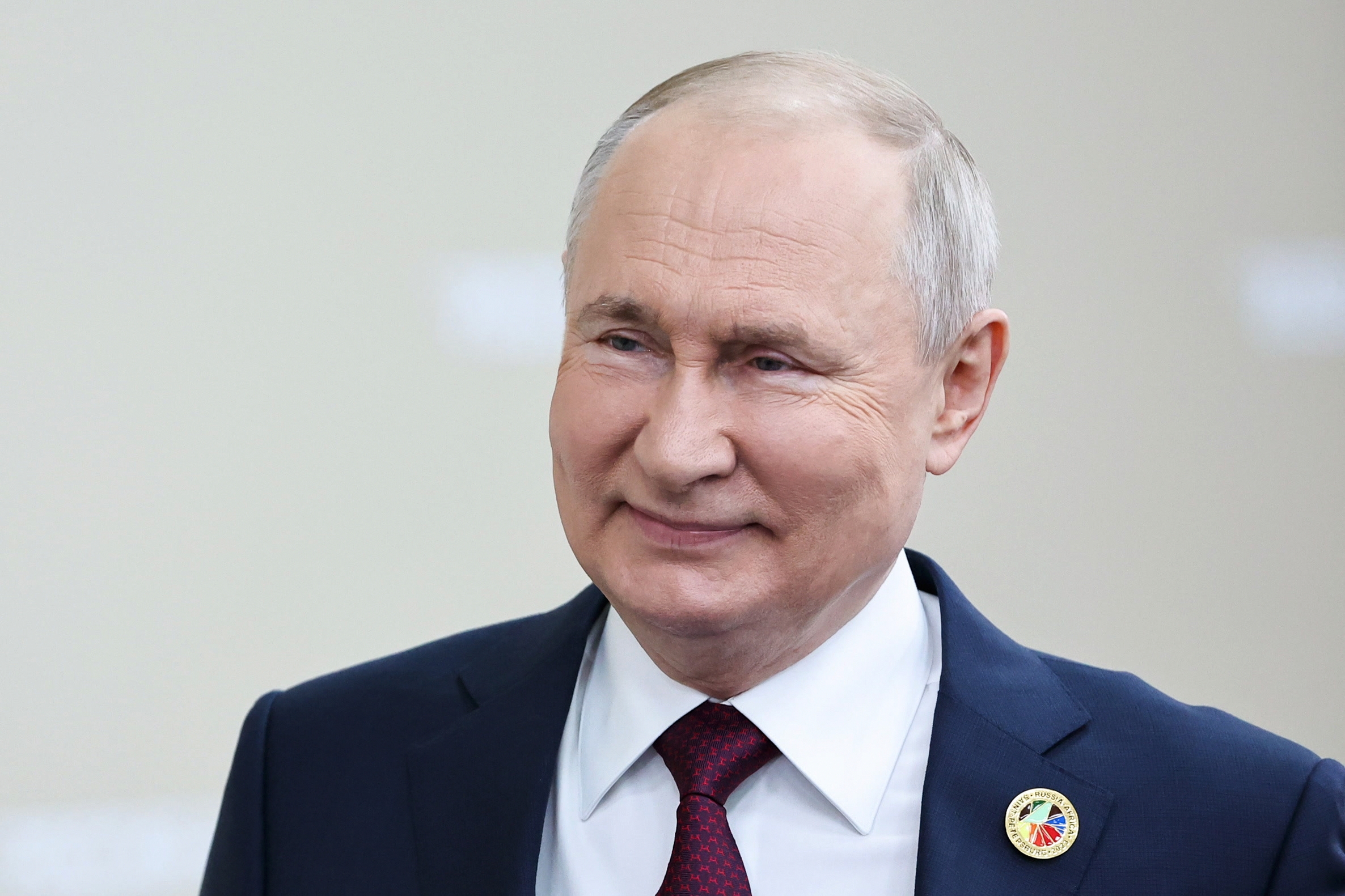 Rușii care refuză mobilizarea vor fi aspru amendați. Vladimir Putin a promulgat legea