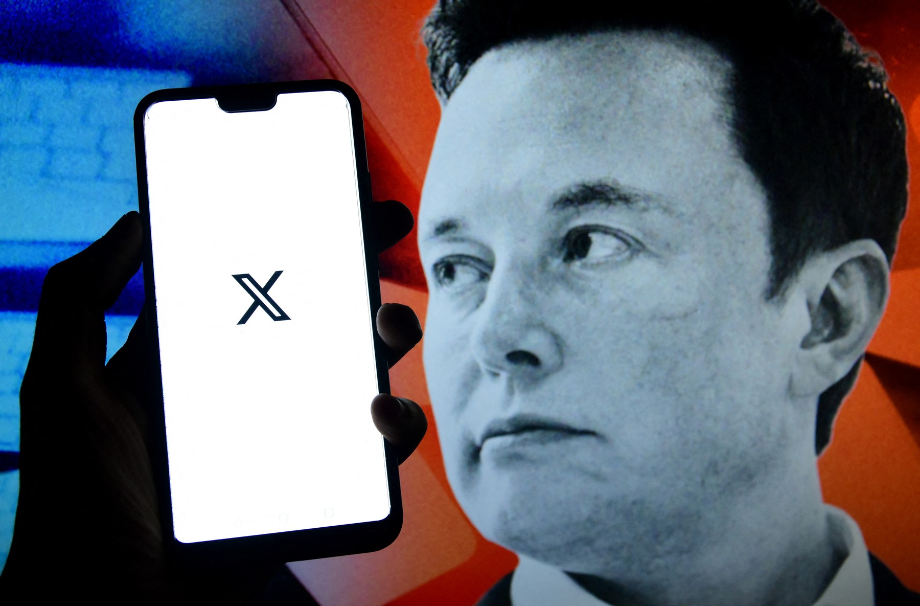 Presă: Platforma X (Twitter) plănuiește să creeze un hub de tranzacții financiare în aplicație. Ce spune Elon Musk