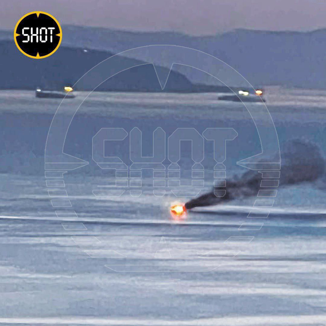 O navă de război a rușilor a fost lovită și avariată de dronele ucrainene. Explozii în cel mai mare port rusesc de la Marea Neagră