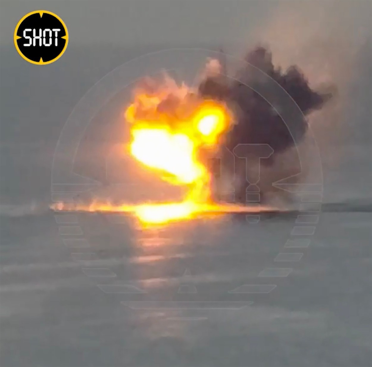 Nava rusă de război avariată avea la bord 100 de militari. A fost lovită de o dronă ucraineană cu 450 de kg de explozibil