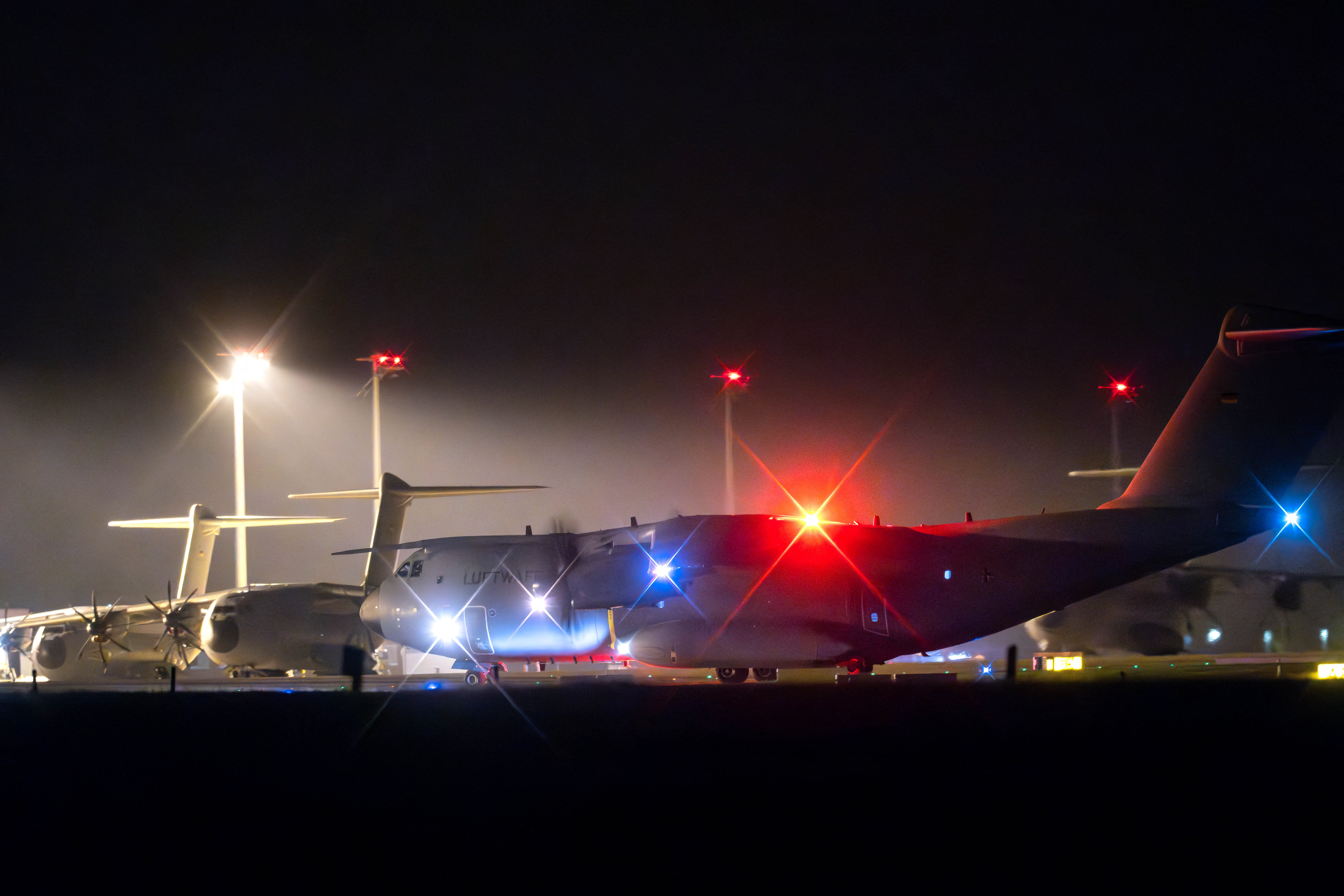 Încă un cetățean român a fost evacuat din Niger, cu destinația Madrid. MAE: În prezent nu mai sunt solicitări de evacuare