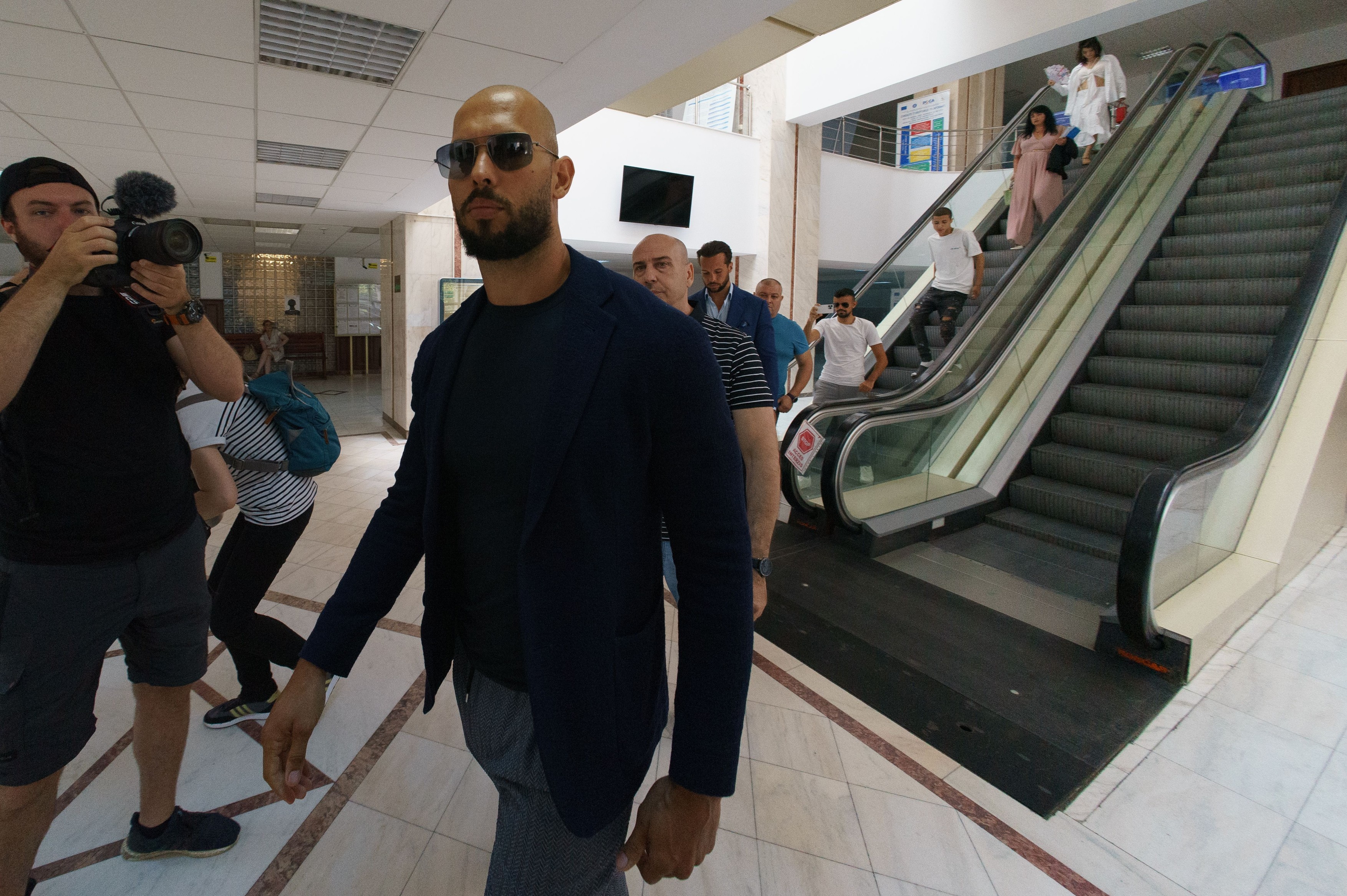 Andrew Tate: primul mesaj după ce a aflat că scapă de arestul la domiciliu