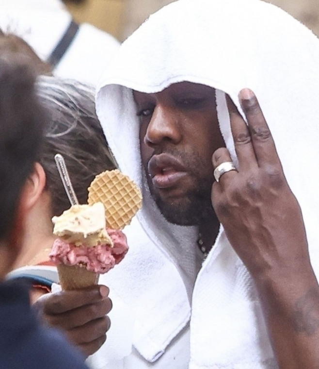 *PREMIUM-EXCLUSIVE* *MUST CALL FOR PRICING* The American Rapper Kanye West and his partner, the Architectural designer and Kim K lookalike Bianca Censori spotted out in the Italian city of Florence.*PICTURES TAKEN ON 01/08/2023*