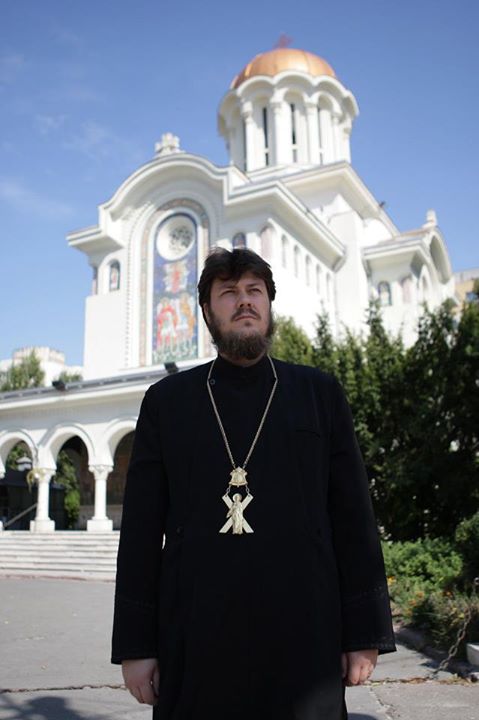 Scandal în Arhiepiscopia Tomisului. Purtătorul de cuvânt al lui Teodosie a demisionat din cauza unei clarvăzătoare