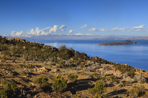 Lacul Titicaca se evaporă și se apropie de un nivel record în urma unui val de căldură care a dereglat iarna în emisfera sudică