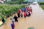 oameni salvati in china din calea inundatiilor