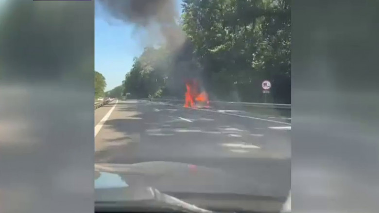 o masina a luat foc in mers pe A1