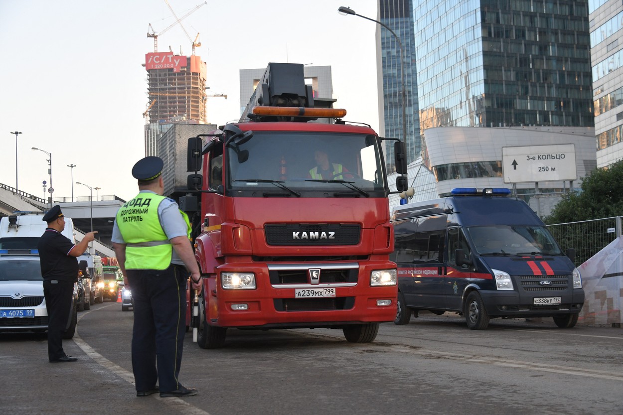 Alertă la Moscova din cauza dronelor ucrainene. Toate zborurile de pe aeroportul Vnukovo au fost suspendate