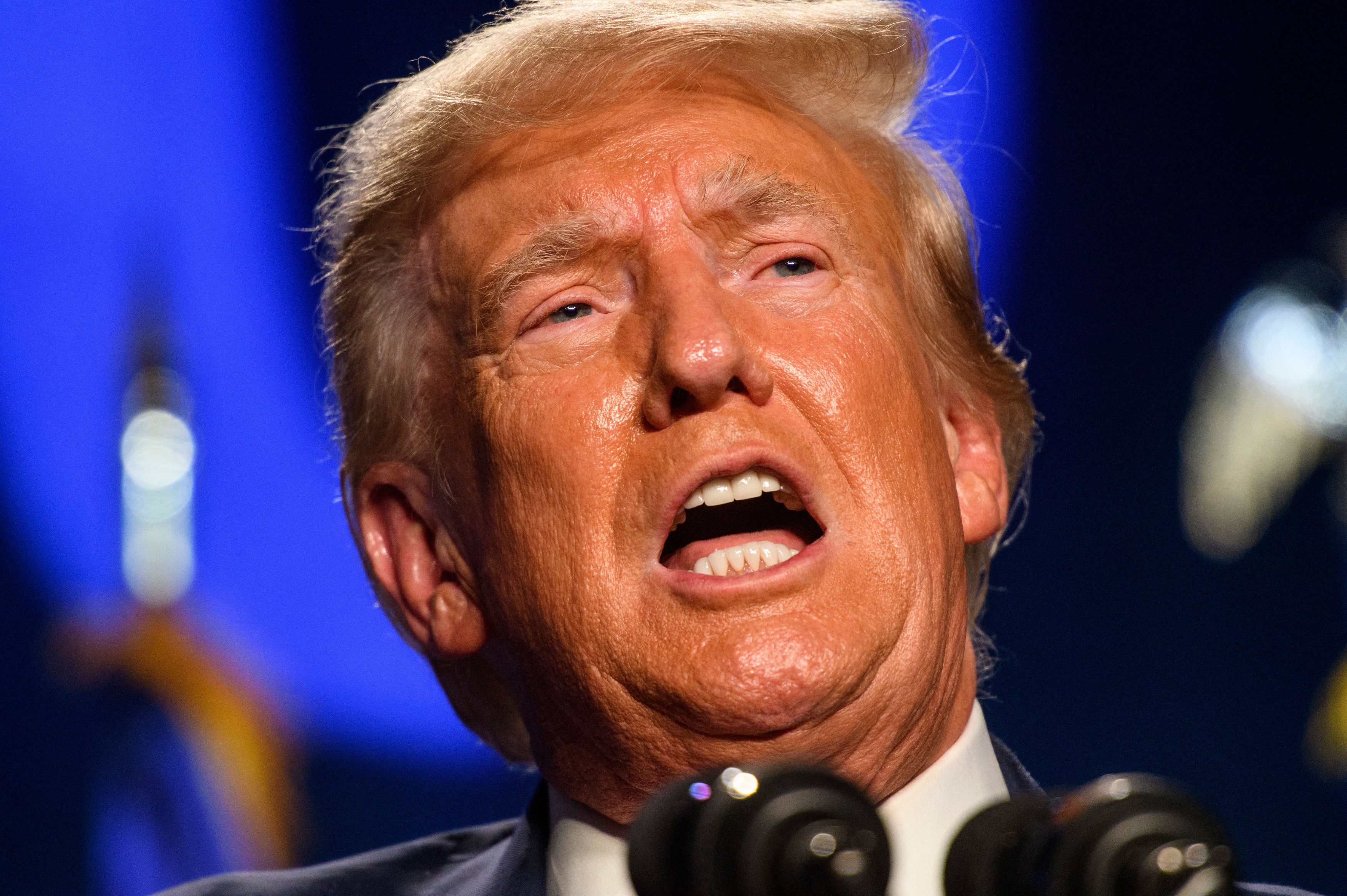 Donald Trump, furios după ce i s-a interzis să posteze pe rețelele sociale dovezile strânse de procurori împotriva lui