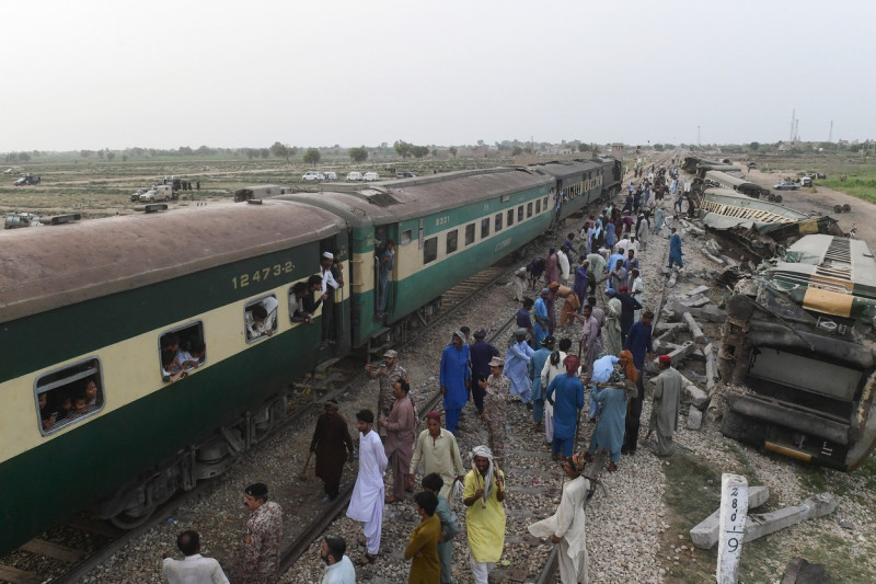 tren-deraiat-pakistan-profimedia11