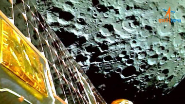 Imagini cu Luna făcute în timpul misiunii spațiale indiene Chandrayaan-3