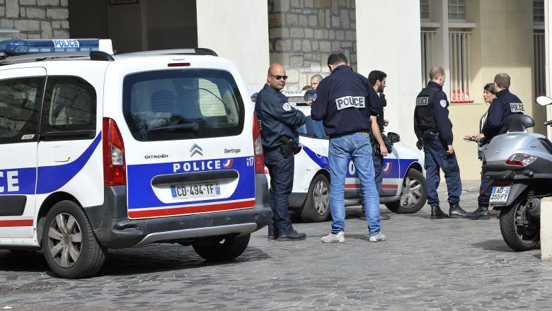 politisti francezi