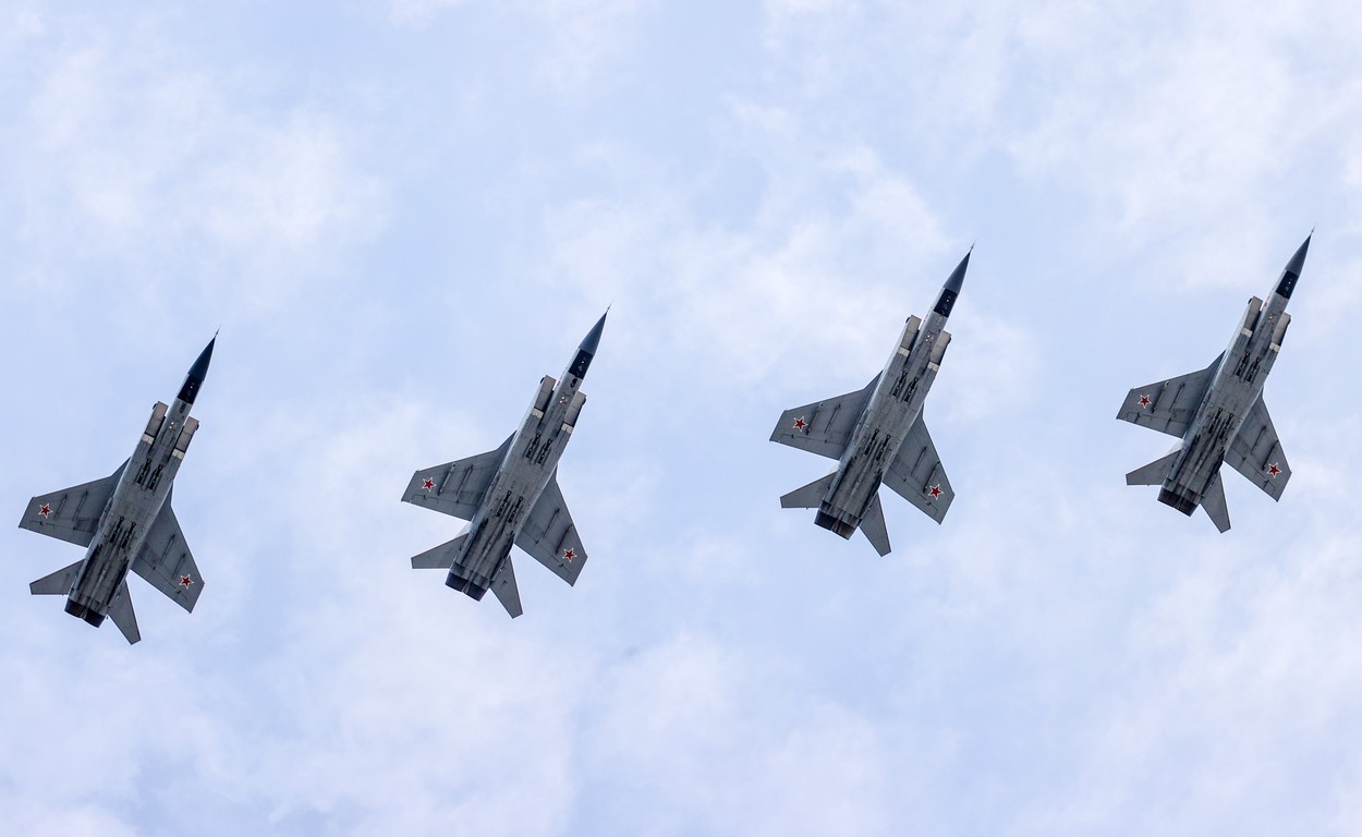 Alertă de raid aerian în toată Ucraina, după ce Rusia a ridicat de la sol avioanele MIG-31 dotate cu rachete Kinjal