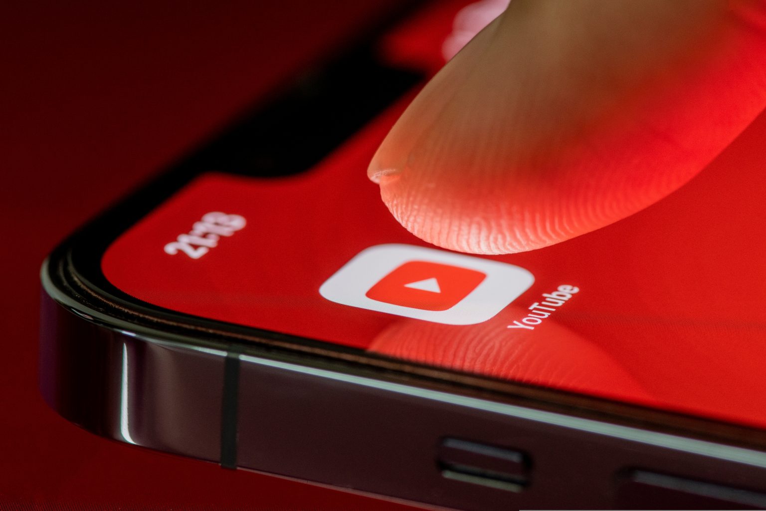 YouTube anunță că va restricționa vizionarea videoclipurilor despre idealurile corporale de către adolescenți