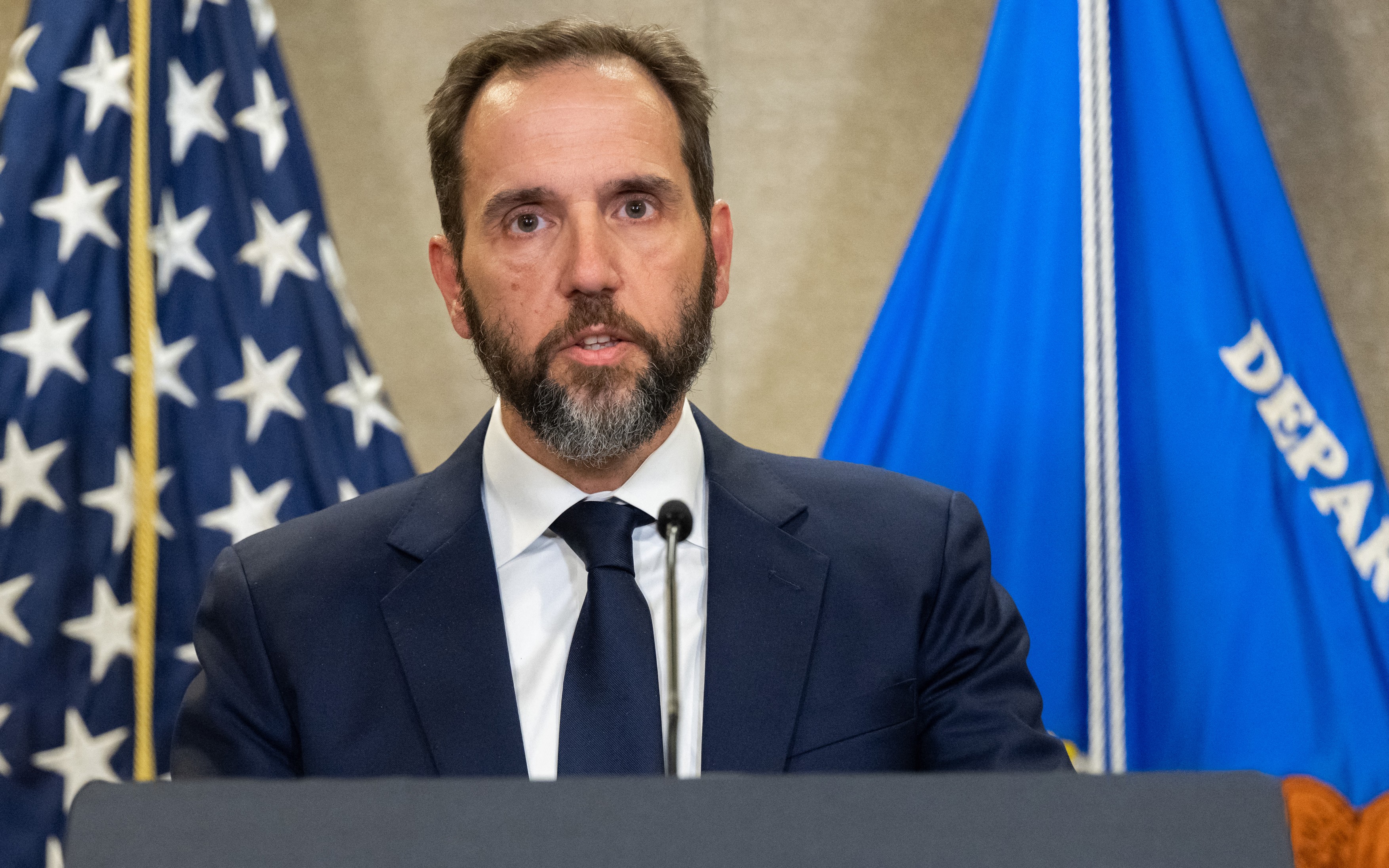 Cine este Jack Smith, procurorul despre care Trump spune că e „un nebun” și „un dezaxat”