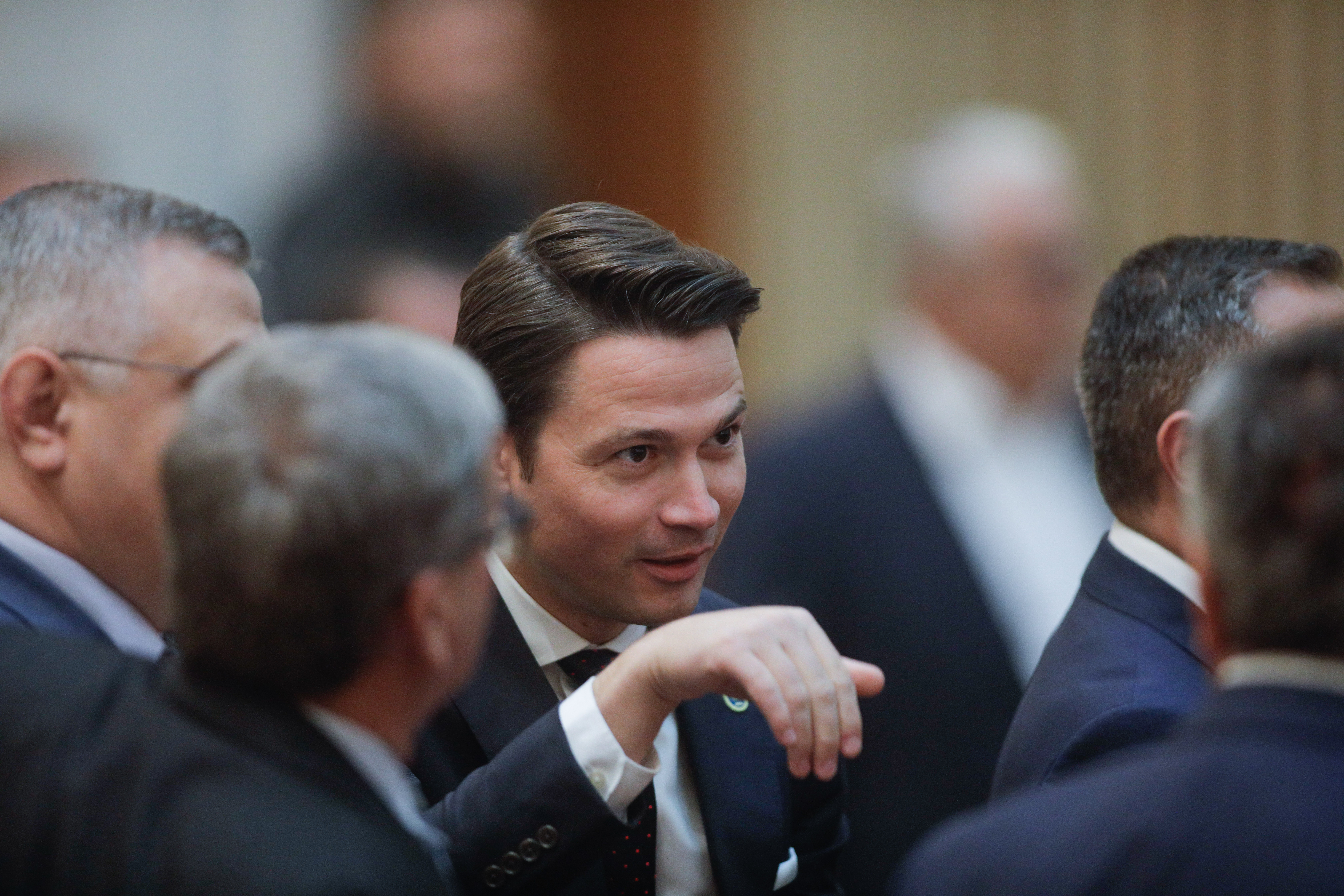 Atac din PNL la premierul PSD, după decizia CCR pe pensiile speciale. Robert Sighiartău: Aşteptăm public scuzele comediantului Ciolacu