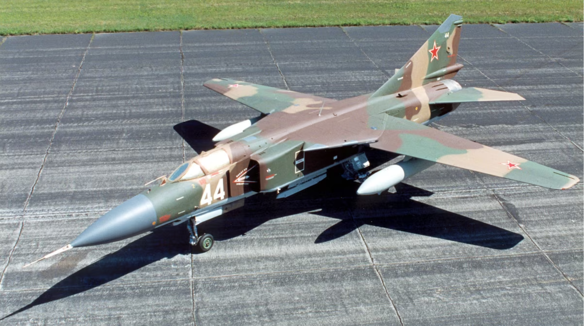 Un MiG-23 rusesc s-a prăbușit în SUA, la un show aviatic