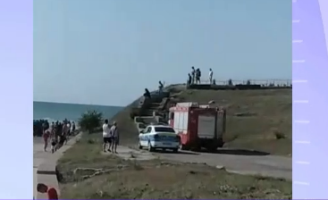 "E mult fum negru. În apă încă sunt turiști". Un martor la explozia din zona digului de la Costinești a povestit ce a văzut