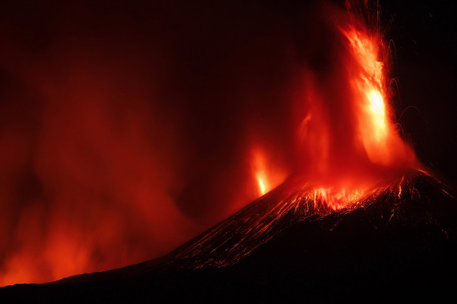 Italy, Catania: Flight suspension at Catania International Airport until 13:00 August 14 following eruption at Mount Etna