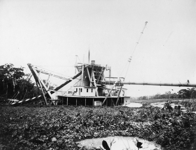 Panama Canal / Steam-driven digger/ 1885