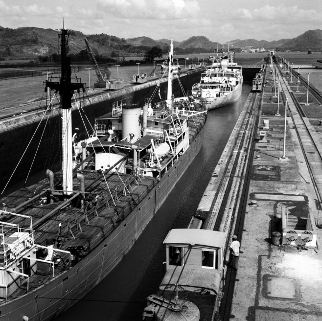 Panama Canal / Miraflores Lock / Photo