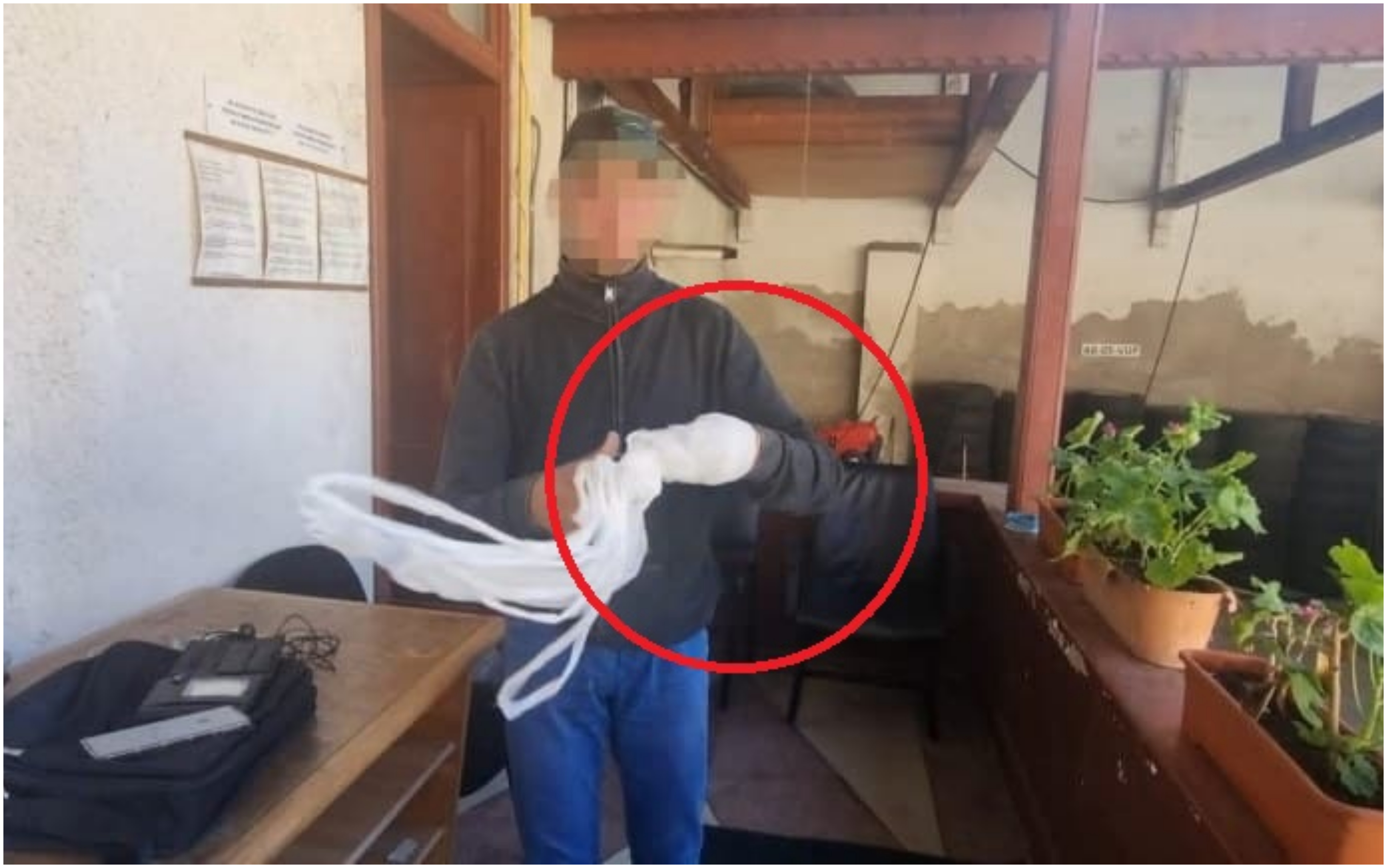 Cerșetor "vindecat" de polițiștii locali din Alba Iulia. Ce au descoperit oamenii legii în geanta lui