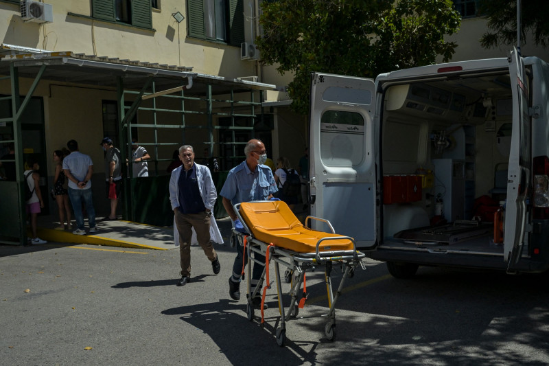medici-ambulanță-grecia-3