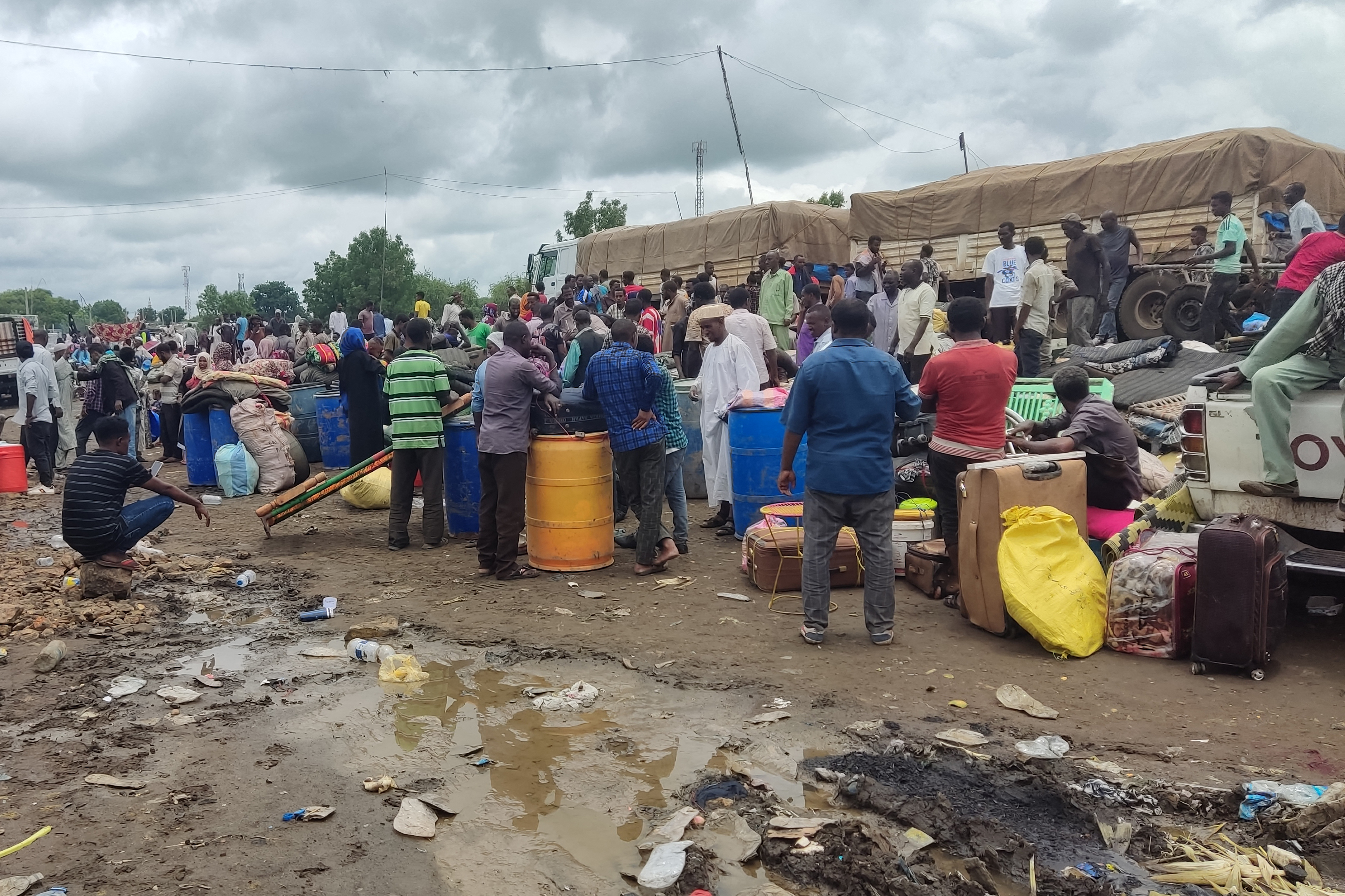 Patru luni de violențe și foamete în Sudan. Peste 1 milion de oameni au fugit din țară din cauza războiului