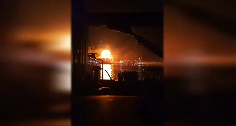Explozii la granița României. Rusia a atacat masiv cu drone porturile dunărene Reni și Izmail, din Ucraina