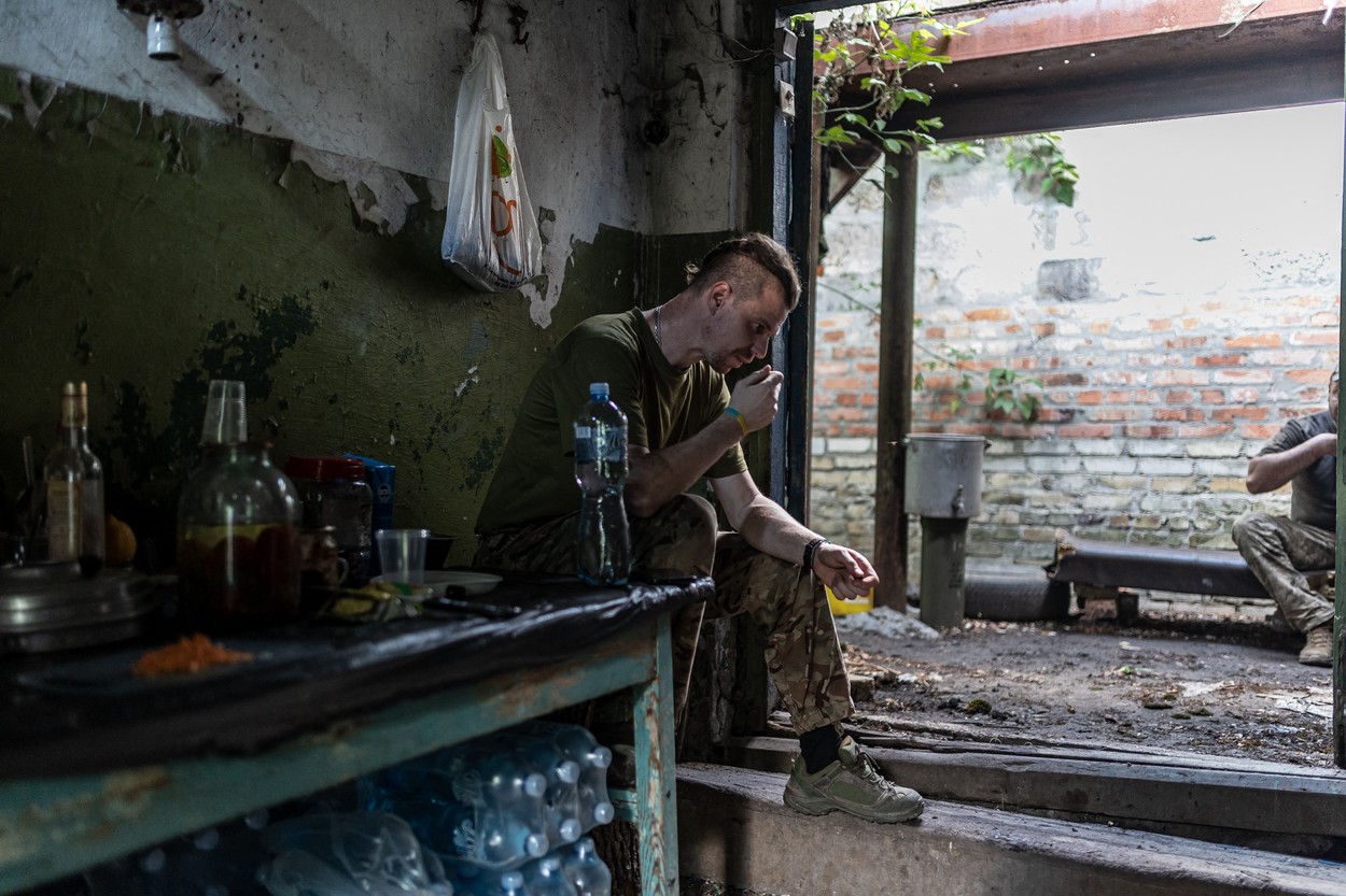 BBC: Bătăi și șocuri electrice. Mărturiile prizonierilor de război ucraineni care au fost torturaţi în închisorile ruse