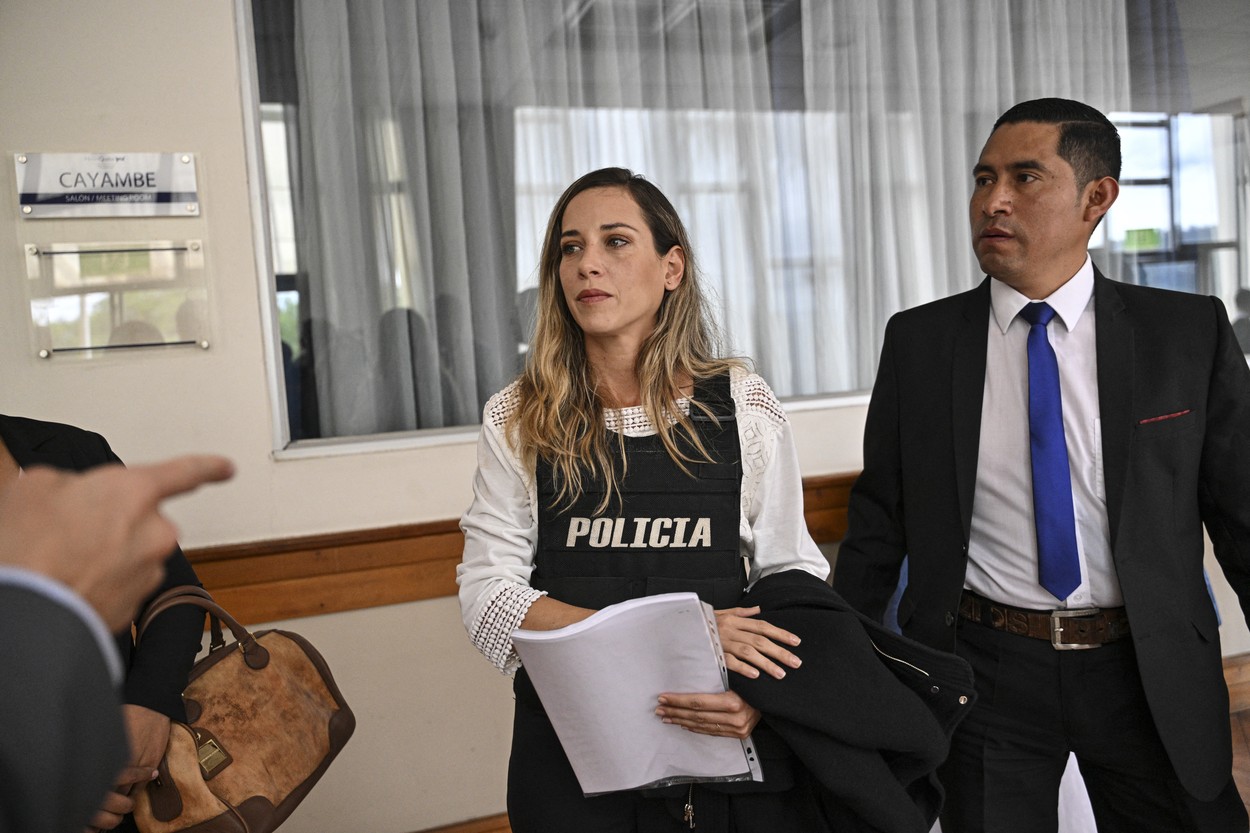 O candidată la alegerile din Ecuador spune că poartă vestă antiglonț „24 de ore din 24”, după ce colegul ei de partid a fost asasinat