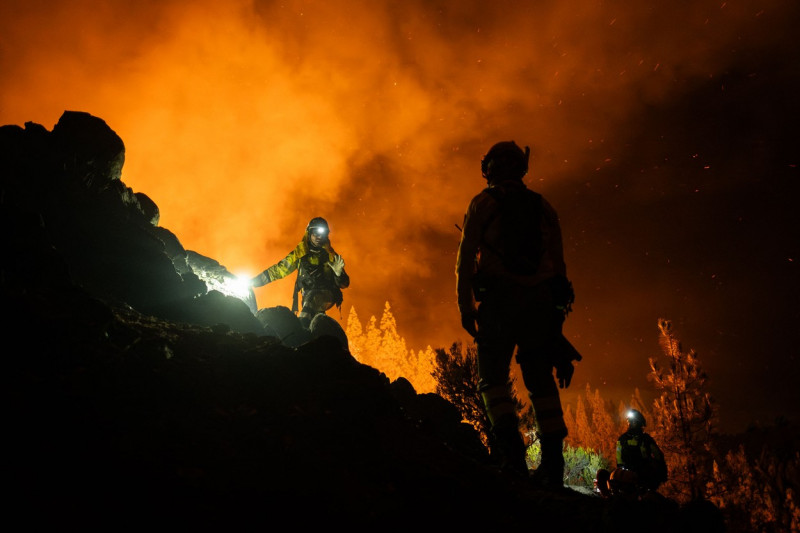 Forest fire continues in Spanish Canary Islands: more than 1,800 hectares affected and 150 people evacuate