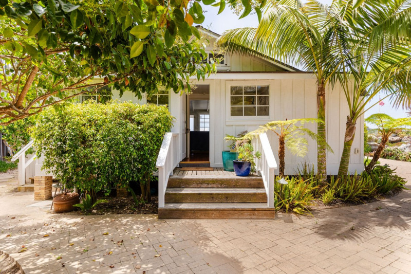 Ashton Kutcher and Mila Kunis offering Airbnb stay at guest house of their Santa Barbara County “oceanfront oasis”