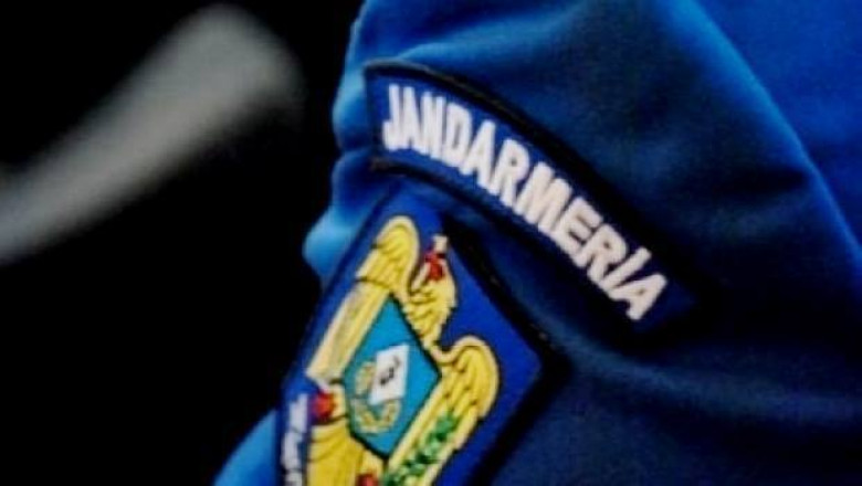 „Nu mai răspunde la telefon, nu ştiu ce s-a întâmplat cu ea”. O tânără care s-a spânzurat a fost salvată de un vecin jandarm