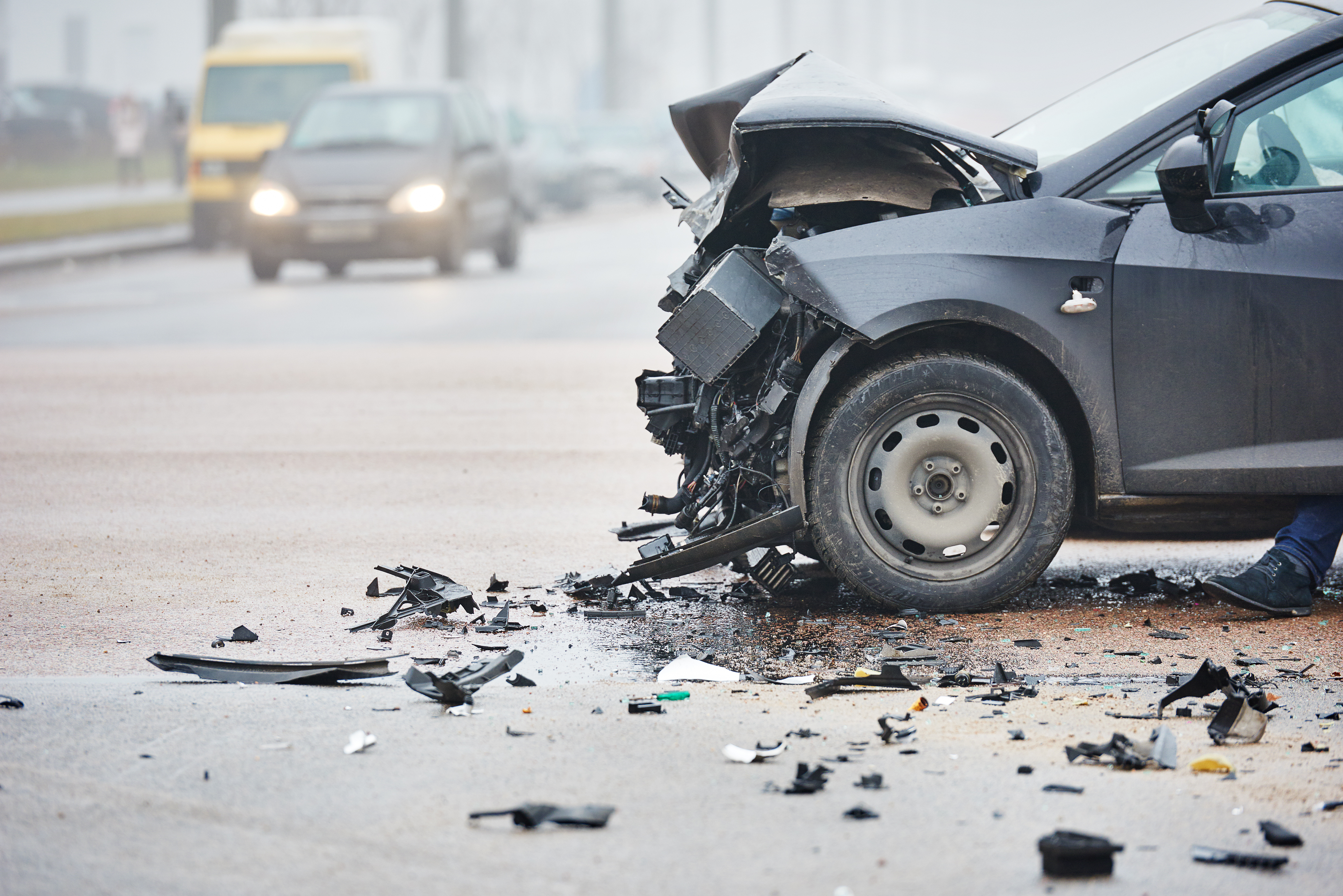 Accident grav în Dâmboviţa: Un copil de 1 an a murit, după ce mașina în care afla s-a izbit de un cap de pod