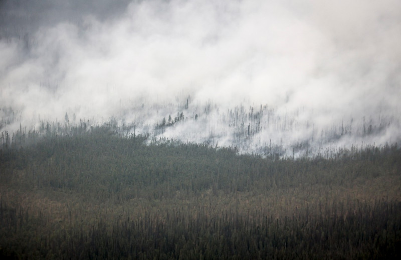 Evacuees Flee Yellowknife As Fire Nears Northern City - Canada