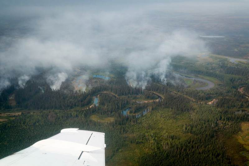 Evacuees Flee Yellowknife As Fire Nears Northern City - Canada