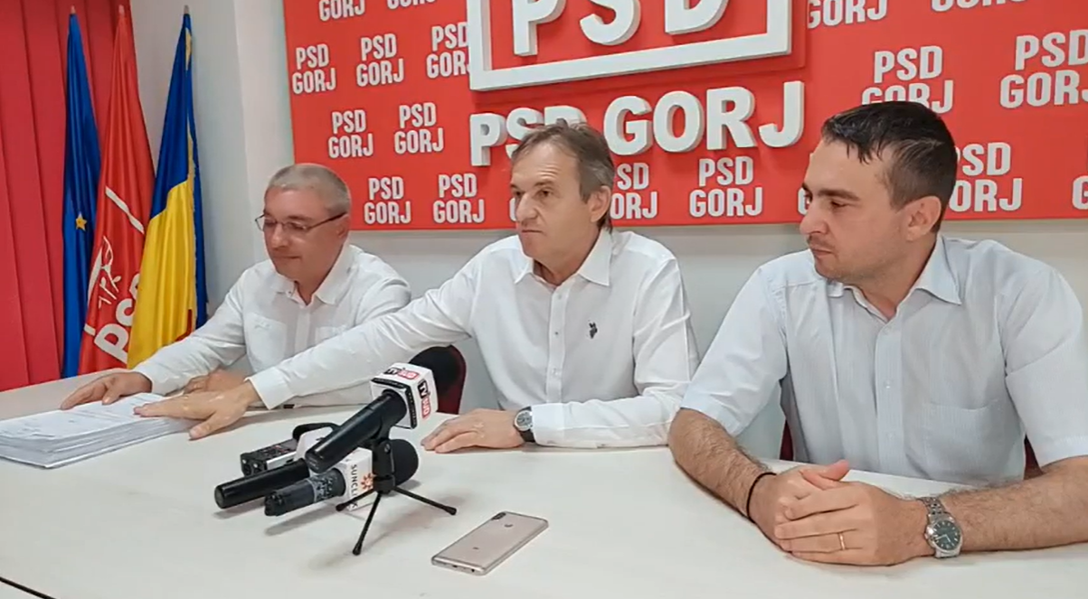 Nou scandal în Coaliție, după ce PSD a anunțat transferul liberalilor din Târgu Jiu. "O minciună"/ "Aici sunt cele 300 de adeziuni"