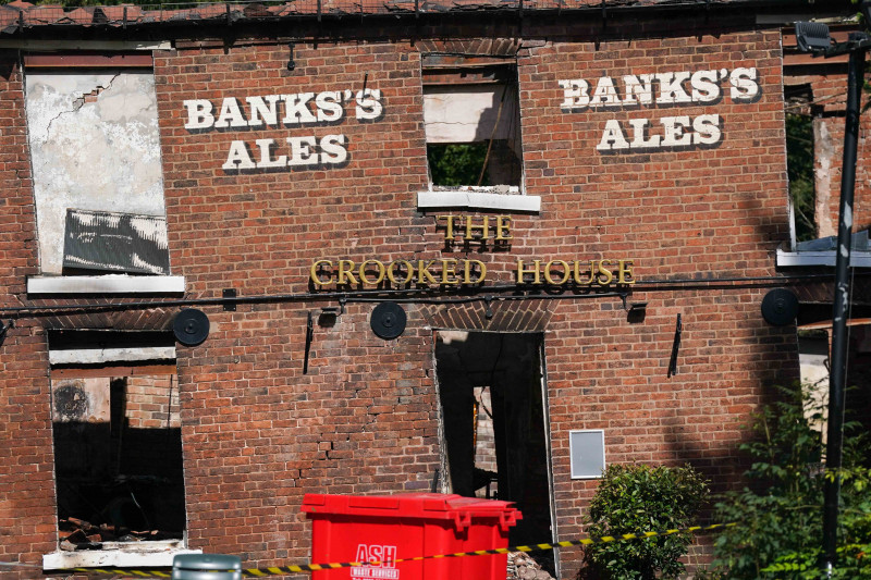 Crooked House pub fire