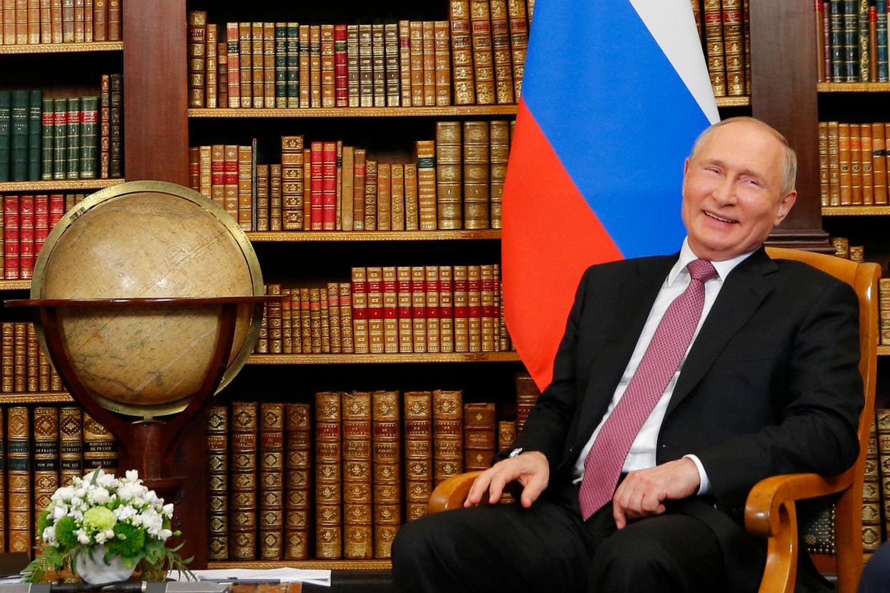 Cum a rescris Putin istoria lumii în noul manual școlar din care vor învăța elevii din Rusia