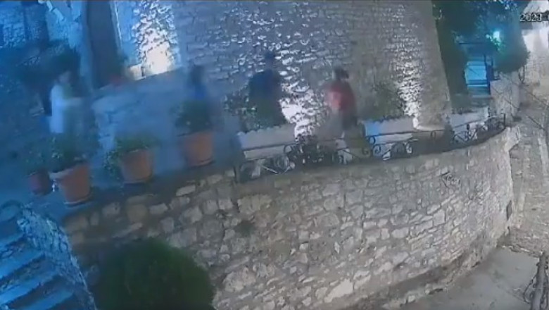 patru turiști italieni care au fugit de la un restaurant din Albania fără să achite
