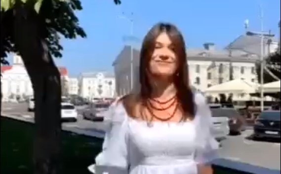 VIDEO Momentul atacului din Cernihov, surprins de o tânără care se filma. Racheta a căzut în piața centrală, plină de oameni