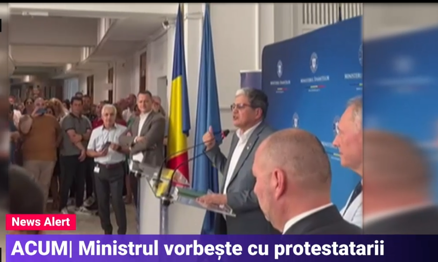 Boloș, la discuții cu funcționarii protestatari: Nu înţeleg îngrijorarea, proiectul nu e în transparenţă. Deciziile se iau în Coaliție