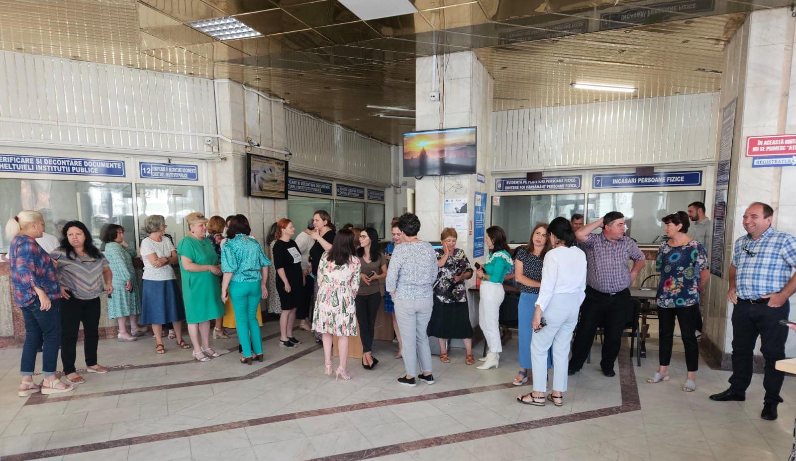 Protestele angajaților din Finanțe au continuat și azi. Boloș s-a întâlnit din nou cu liderii de sindicate