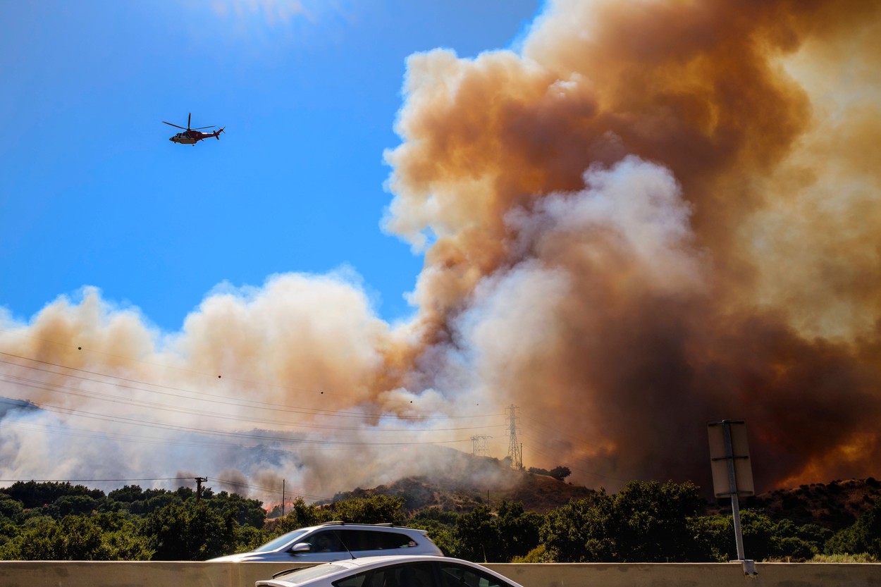 „Model pentru alte țări”. Cum folosesc pompierii din California inteligența artificială pentru a depista incendiile de vegetație