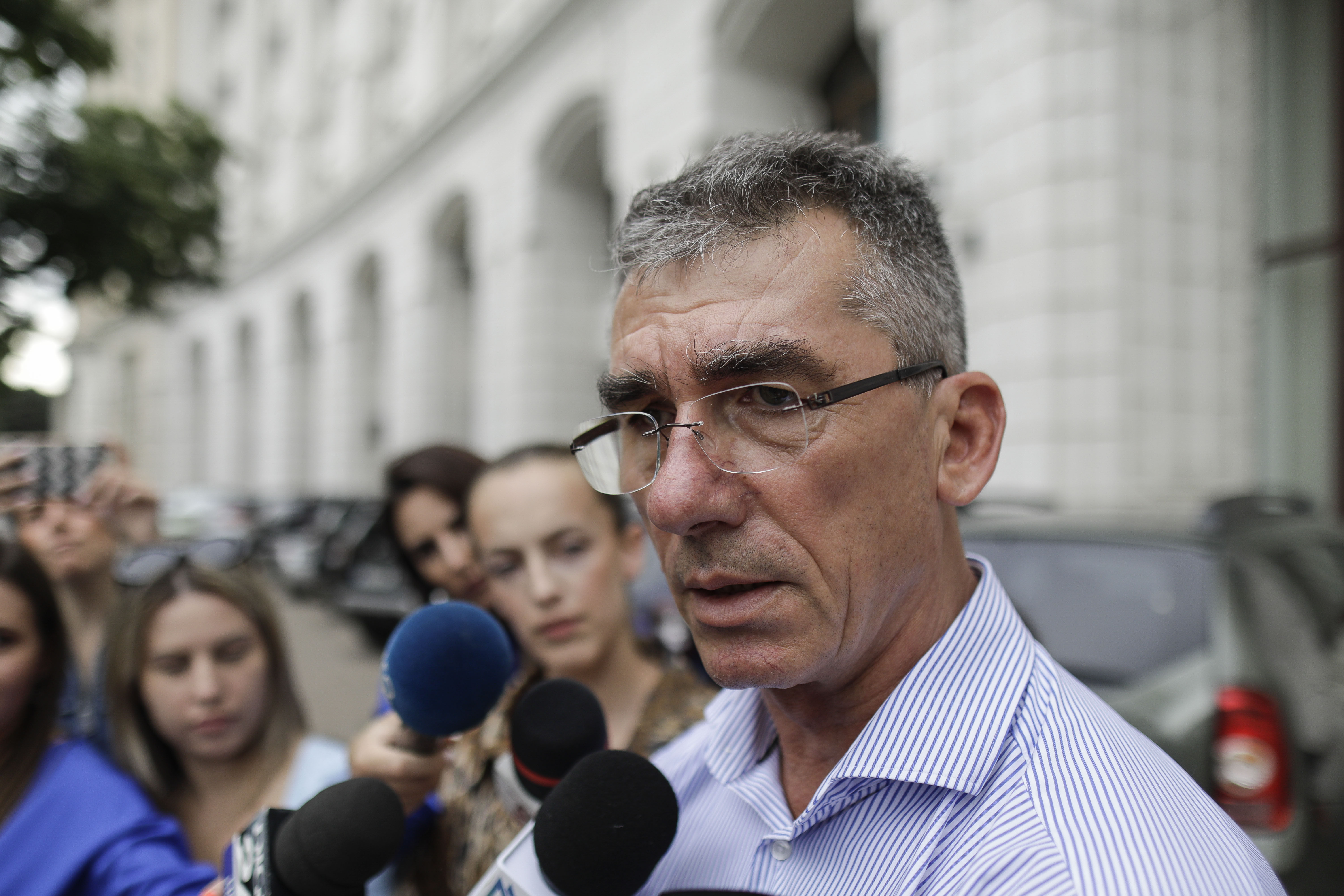 Angajații din Finanțe renunță la proteste. Ce promisiuni au obținut după trei ore de negocieri cu Marcel Boloș