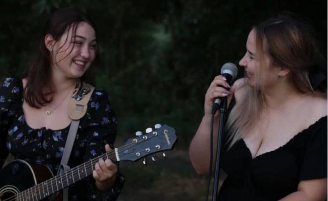 Svitlana și Kristina au fost ucise în Zaporojie de rachetele rusești. Cântau pe stradă pentru a ajuta armata ucraineană