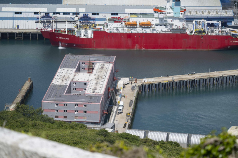 O bacterie periculoasă obligă autoritățile din Marea Britanie să mute solicitanții de azil de pe barja unde erau cazați