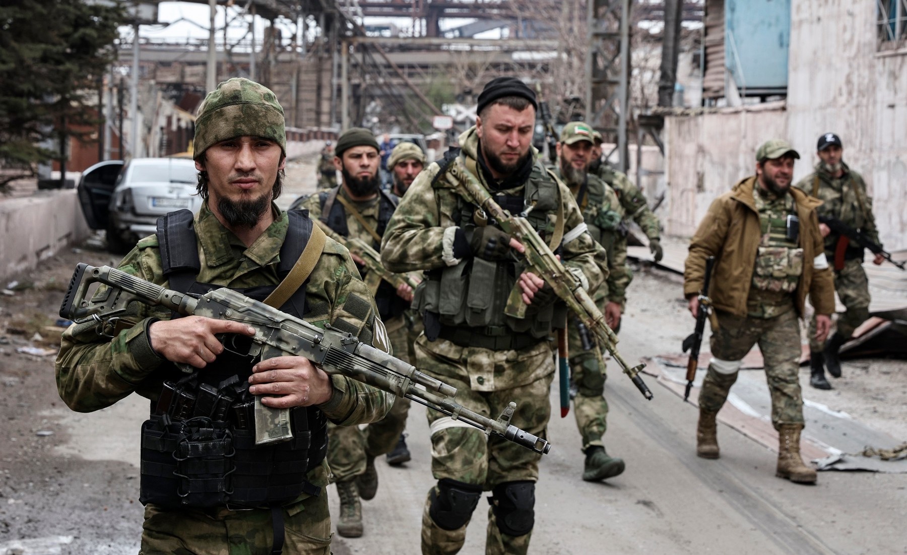 Mercenarii beți ai lui Kadîrov s-au împușcat cu soldații ruși lângă Mariupol: 4 morți și mai mulți răniți
