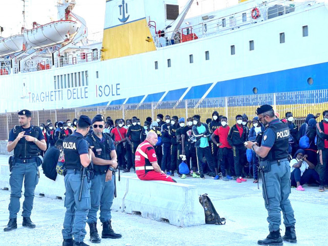 Ondata di migranti dall’Africa sub-sahariana verso l’Italia.  Questo fine settimana sono arrivate sull’isola di Lampedusa circa 1.000 persone